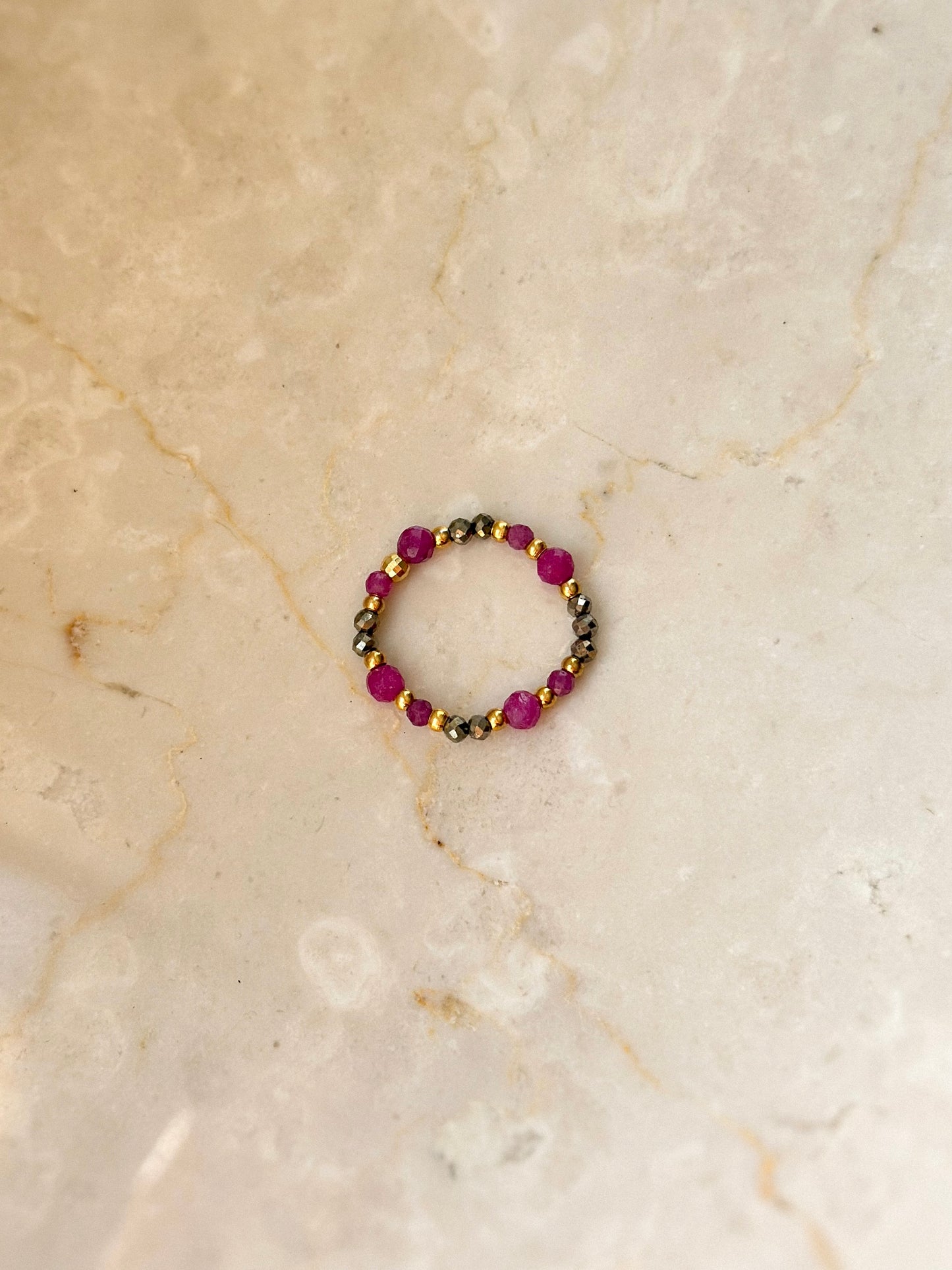 Pierścionek Eclair z pirytu i rubinu