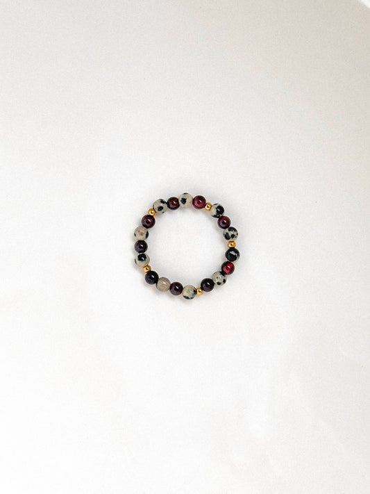 Pierścionek Chaud z granatu i jaspisu dalmatyńskiego